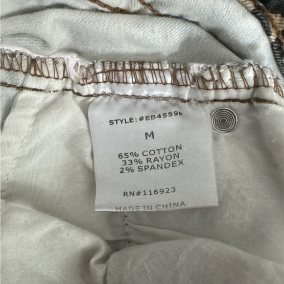 EASEL LOS ANGELES Leopard Print Distressed Jeans. - Picture 7 of 7